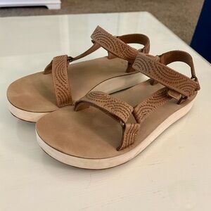 Teva Women’s Midiform Universal Sandal Size 9 - Lightly Used